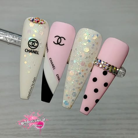 Nail Art Designs For Long Nails, Chanel Nail Art Design, Channel Nail Art, Designer Brand Nails, Channel Nails Designs, Coco Chanel Nails Design, Pink Chanel Nails, Coco Chanel Nails, Nail Chanel