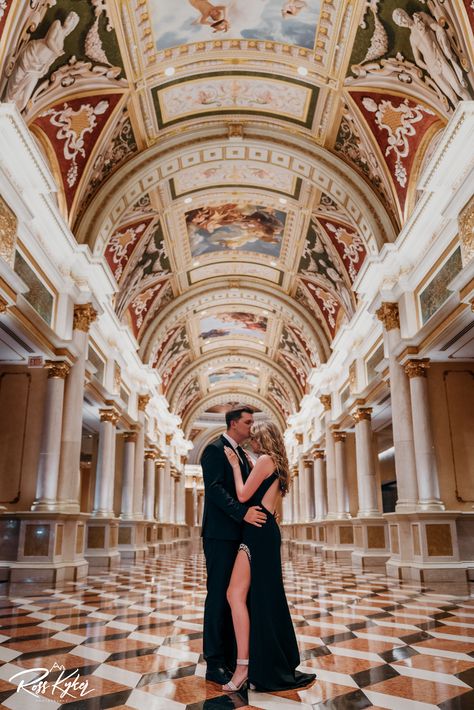 Engagement photos at the Venetian Las Vegas Photographer Photoshoot In Las Vegas, Vegas Strip Photo Ideas, Venetian Wedding Las Vegas, Vegas Photoshoot Couple, Venetian Las Vegas Pictures, Couple Las Vegas, Venetian Photoshoot, Las Vegas Photoshoot Ideas, Las Vegas Couple Photoshoot