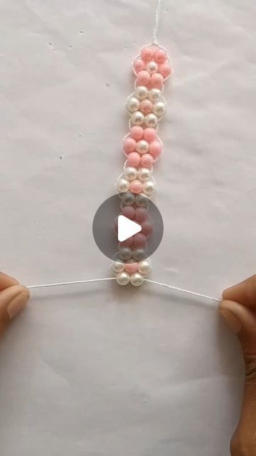 Check more at https://howcandothis.com/diyideas/32595/ Bracelet Made Of Beads, Ideas For Making Bracelets, How To Do Bracelets With Beads, Easy Bead Patterns, Aesthetic Friendship Bracelets Beads, Beads Bracelet Making, Making Bracelets With Beads Tutorials, Cool Bead Bracelet Ideas, Diy Friendship Band