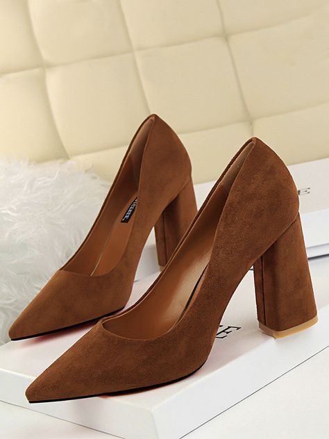 2022 Women's Suede Chunky Heel Wedding Shoes. Shown Color: Camel. This product is very popular among our customers all over the world. Currently, our website offers you a wide range of styles, colors, and sizes of women's shoes. You can have a lot of choices to pick the product you like. Spring Wedding Shoes, Chunky Pumps, Luxury Heels, Office Shoes Women, Stylish Heels, Basic Heels, Design Moda, Elegant High Heels, Elegant Heels