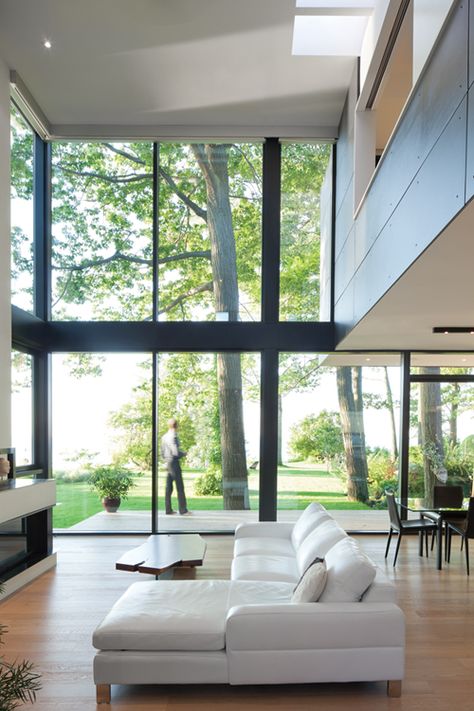 Large Glass Windows, Interior Design Per La Casa, Big Windows, Design Del Prodotto, A Living Room, Architect Design, Home Fashion, 인테�리어 디자인, Interior Architecture Design