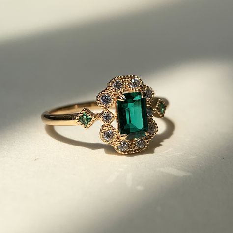 Natural Emerald Engagement Ring Gold Dainty CZ Halo Rings Baguette May Birthstone Vintage Floral Promise Wedding Statement Jewelry 💛 RING INFORMATION 💛 * Made to Order * Stone: lab grown emerald,cubic zirconia simulated diamond * Metal: Gold plated 925 sterling silver,if you need Solid 10k 14k 18k gold,please contact me. 💛 FREE SHIPPING Beautiful gift box included. 💛 Ring Size Please drop down to choose your size,if you can't sure your size,please go to the nearest local jewel shop to measur Emerald Engagement Ring Unique, Vintage Engagement Rings Unique 1920s Emerald, Daimon Rings, Ethereal Rings, Emerald Engagement Ring Gold, Art Deco Engagement Ring Emerald, Gold Engagement Ring Emerald, Senior Rings, Engagement Rings Emerald