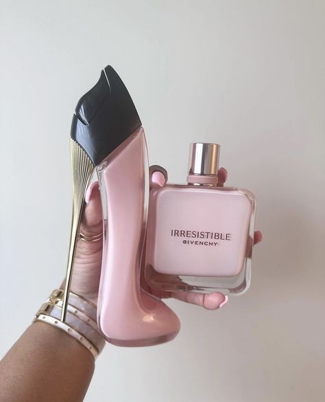 Irresistible Perfume, Good Girl Blush, Givenchy Irresistible, Feminine Perfume, Fragrance Photography, Antique Perfume Bottle, Fragrances Perfume Woman, Skincare Inspiration, Pink Perfume