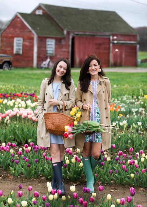 Tulip Farm Outfit, Tulip Outfit, Southern Preppy Aesthetic, Tulips Photography, Carly The Prepster, Country Couture, Tulip Farm, Sarah Vickers, Tulip Field