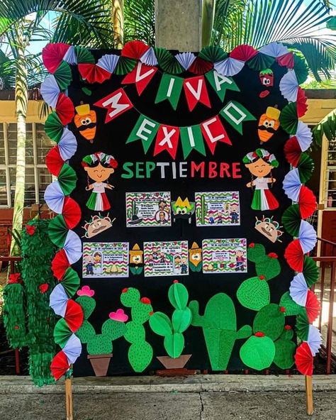 Mexico Classroom Decorations, Mexico Bulletin Board Ideas, Mexican Classroom Decor, Mexico Poster Board Project, Mexico Crafts, Mexican Theme Party Decorations, Fall Paper Crafts, Kids Handicraft, Creative Teaching Press