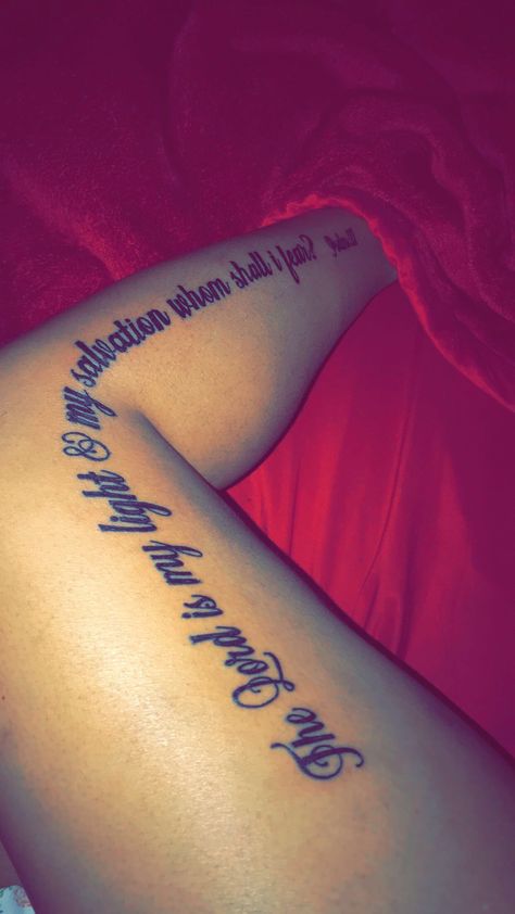 ♥️ Words Down Leg Tattoo, Tattoos Dolphin, Tattoo Pierna Mujer, Side Leg Tattoo, Cute Foot Tattoos, Tattoo Pierna, Cute Thigh Tattoos, Stomach Tattoos Women, Tattoo Artist Tattoo