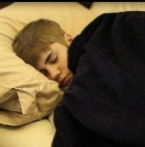 Justin Bieber Sleeping, Justin Bieber Boyfriend, Justin Bieber 2009, Justin Bieber My World, جاستن بيبر, Justin Bieber Photoshoot, Justin Bieber Funny, Pregnant Man, Justin Baby