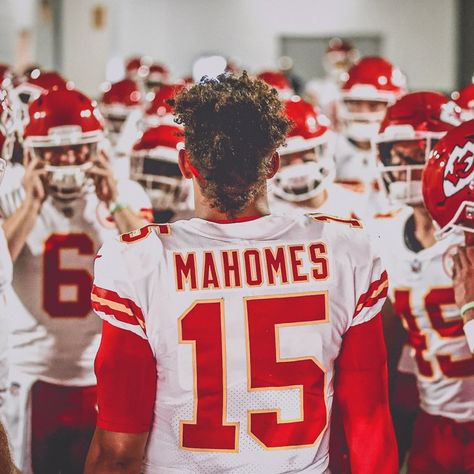 Nfl Football Wallpaper Patrick Mahomes, Kc Chiefs Superbowl 2023, Patrick Mahomes Super Bowl 2023, Kansas City Chiefs Superbowl Champions, Chiefs Memes, Chiefs Wallpaper, Kansas Chiefs, Kc Chiefs Football, Kansas City Chiefs Football