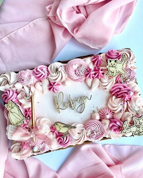 Cakes Square, Piping Buttercream, Slab Cake, Sheet Cake Designs, Birthday Sheet Cakes, Sheet Cakes, Barbie Cake, Cake Trends, Pink Barbie