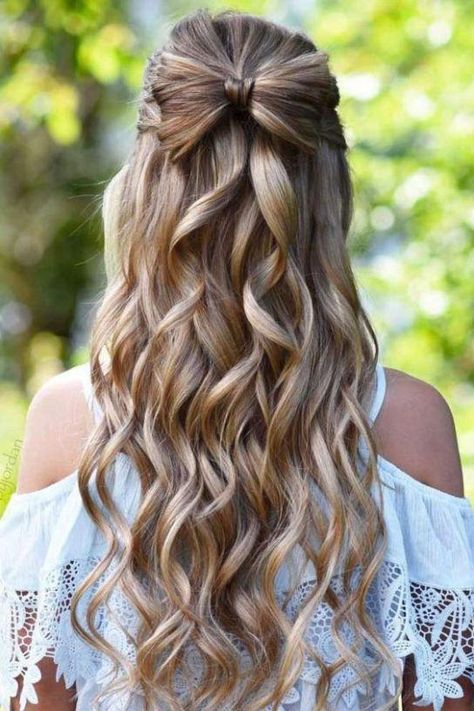 Trendy We Fryzurach, Prom Hairstyle, Simple Prom Hair, 2024 Prom, Hairstyle Trends, Prom Hairstyles For Long Hair, Long Wavy Hair, Prom Hairstyles, Half Up Hair