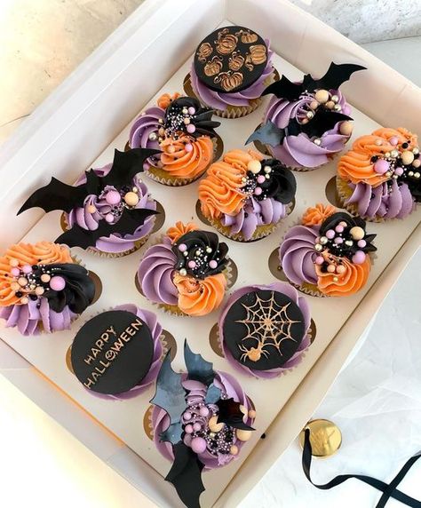 Rustic Theme Cupcakes, Aesthetic Halloween Cupcakes, Halloween Cookies And Cupcakes, Halloween Cake And Cupcake Ideas, Trendy Baking Ideas, Pretty Halloween Cupcakes, Cupcake Halloween Ideas, Halloween Treat Boxes Ideas Sweets, Cupcakes Decoration Halloween