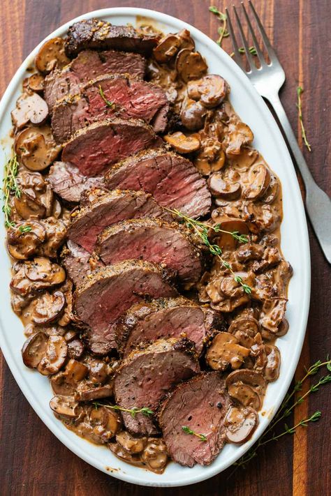 Mushroom And Meat Recipes, Beef Tenderloin Sauce Recipes, Main Course Christmas Dinner, Mushroom Tenderloin, Truff Recipes, Beef Tenderloin Recipes Oven, Sauce For Beef Tenderloin, Beef Tenderloin Oven, Roast With Mushrooms