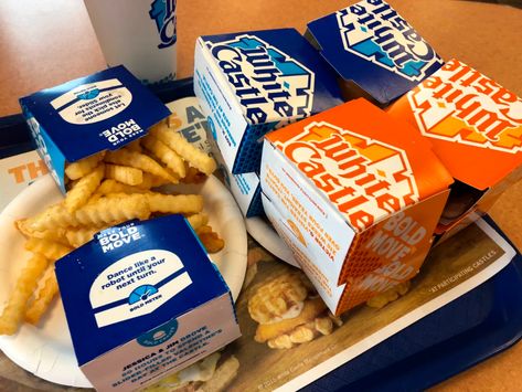 White Castle to Hire 100 Robots to Flip Burgers White Castle Burgers, Hamburger Sliders, Cafeteria Food, Food Buffet, Party Food Buffet, White Castle, Burger Restaurant, Wichita Kansas, Fast Food Chains