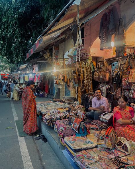 #janpath #delhi #market Janpath Market Aesthetic, Janpath Market, Delhi Market, Market Aesthetic, India Culture, South Asia, Dark Aesthetic, India, Collage