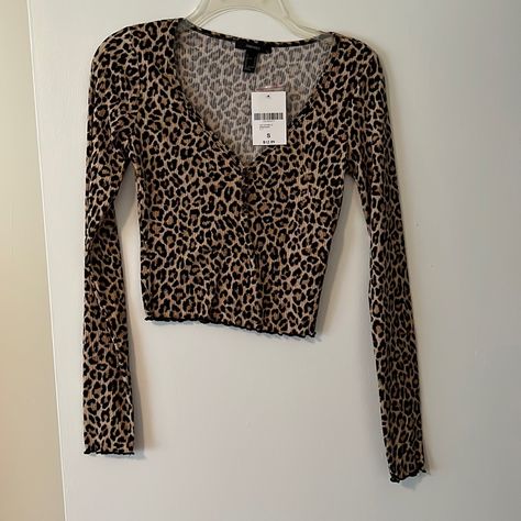 Cheetah Print Crop Top, Very Soft And Never Worn. Extra Buttons Included Cheetah Print Clothes, Cheetah Print Crop Top, Printed Top Outfit, Cheetah Print Top, Cheetah Print Shirts, Halloween Costumes To Make, Denim Jacket And Jeans, 2000s Tops, Panther Print