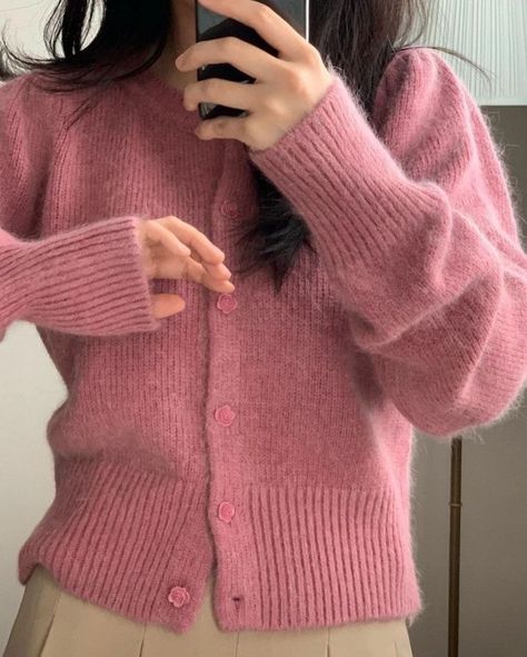 Estilo Ivy League, Pink Cardigan, 가을 패션, Casual Style Outfits, Dream Clothes, Looks Vintage, Mode Outfits, Cute Casual Outfits, Look Fashion