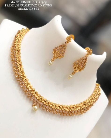 Gold Sets Jewelry Dubai Design, Gold Necklace Set Simple Indian Bridal, Gold Set Designs Simple Modern, Gold Sets Jewelry Indian Design Simple, Gold Necklace Set New Design 2023, 2 Tola Gold Set Design, Dubai Gold Jewelry Necklaces Bridal, Gold Set Design, Jewelry Expensive