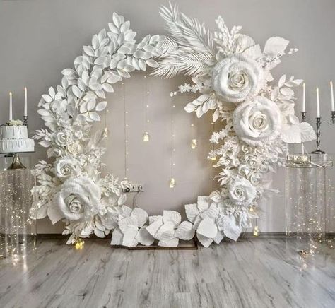 Wedding Decor Style, Giant Paper Flowers, Flower Arrangements Diy, Giant Flowers, Diy Wedding Flowers, Paper Towel Roll Crafts, Home Diy Decor, Crafts Paper, Wedding Decor Elegant