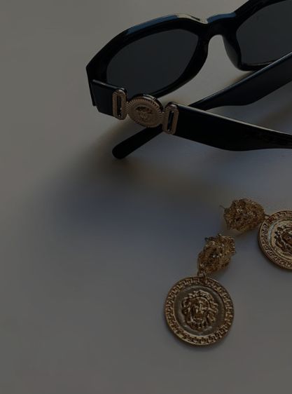 Versace Aesthetic, Jewelry Aesthetic, Stylish Glasses, Aesthetic Coffee, Versace Sunglasses, Instagram Feed Ideas, Pretty Photos, Instagram Photo Inspiration, Dark Photography