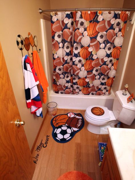 Sports Theme Bathroom, Guys Bathroom, Home Decor Ideas Traditional, Sports Bathroom, Washroom Ideas, Man Bathroom, Sports Bedroom, Bathroom Decor Themes, Bathroom Decorations