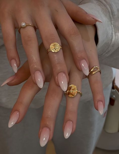 Old Money Nails, Spring Manicure, Money Nails, Engagement Nails, Subtle Nails, Beige Nails, Nails Spring, Nagel Inspo, Oval Nails