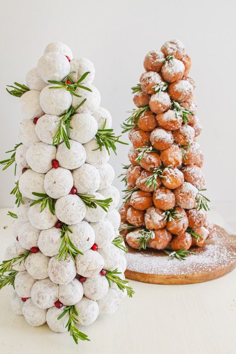 Powdered Donut Tree, Christmas Food Decor Ideas, Mini Donut Christmas Tree, Donut Tower Christmas, Christmas Hoursdevours, Dessert Bar Christmas, Large Christmas Party Food Ideas, Christmas Birthday Food Ideas, Christmas Party Easy Appetizers