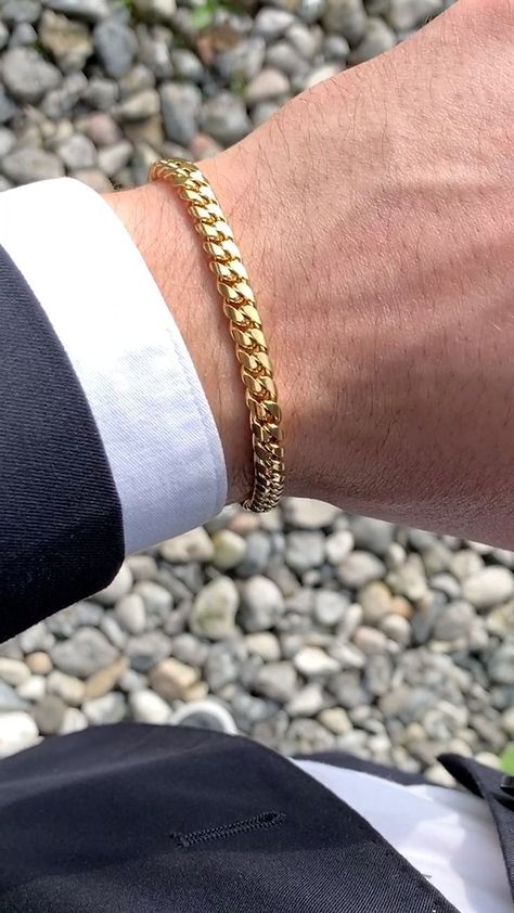 Gold Bracelet Chain For Men, Chain Bracelets For Men, Gold Chain Bracelet Men, Stylish Bracelets For Men, Mens Bracelet Gold Jewelry Style, Gold Accessories For Men, Gold Men’s Jewellery, Men’s Gold Bracelet Designs, Gold For Men