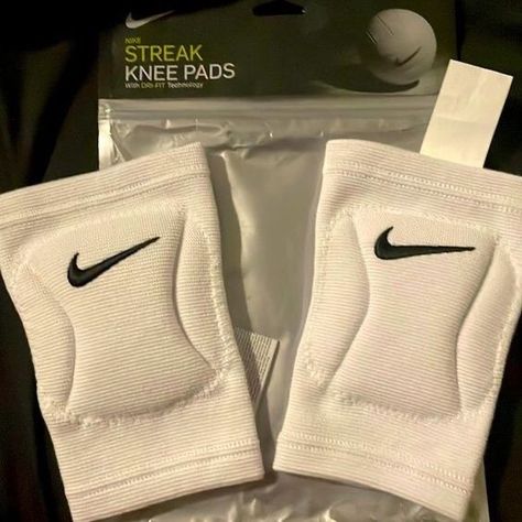 Nike Volleyball Knee Pads, Nike Knee Pads Volleyball, Nike Knee Pads, Volleyball Outfit, Volleyball Gear, Photographie Indie, Volleyball Knee Pads, Volleyball Inspiration, Volleyball Tips