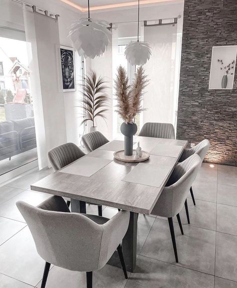 Grey Dining Tables, Grey Dining Room, Dinning Room Design, Grey Dining, Apartment Decor Inspiration, Decor Minimalist, Living Room Decor Apartment, Dining Table Decor, Modern Dining Room