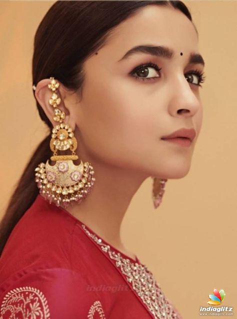 Alia Bhatt Photos - Bollywood Actress photos, images, gallery, stills and clips - IndiaGlitz.com Indian Look, Chandbali Earrings, Indian Jewellery Design Earrings, Earrings Indian, Kundan Earrings, Chunky Jewelry, Jewelry Design Earrings, Fancy Jewellery, Gold Earrings Designs