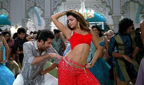 Yeh Jawaani Hai Deewani Outfits, Ranbir Kapoor Deepika Padukone, Yeh Jawaani Hai Deewani, Girlfriend Videos, Deepika Padukone Style, Celebrity Photographers, Bollywood Photos, Ranbir Kapoor, Shah Rukh Khan