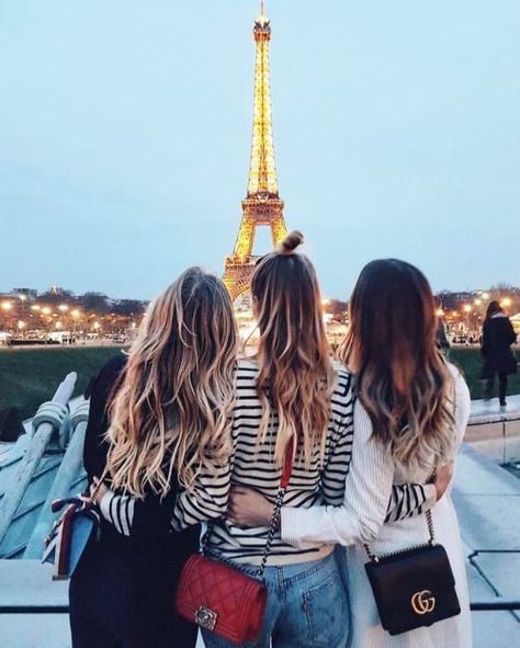 Best Friend Fotos, Mode Teenager, Bff Pics, Bff Photography, Best Friend Drawings, Haiwan Lucu, Three Girls, Best Friend Photography, Best Friend Photoshoot