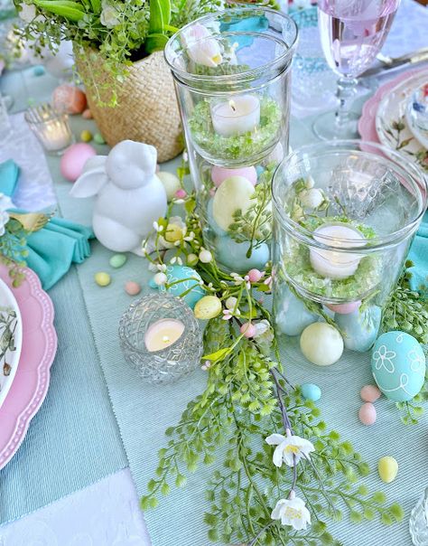 Pastel Easter Decor, Simple Easter Table Decor, Easter House Decor, Easter House Decorations, Easter Tables, Easter Decorating Ideas, Easter House, Easter Dinner Table, Cake Easter