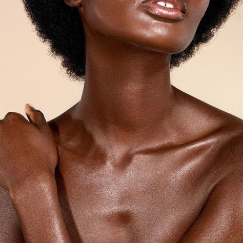 Glowing Body Skin, Skincare Products Photography, Skin Aesthetics, Beauty Shoot, Dewy Skin, Healthy Glow, Brown Skin, Beautiful Skin, Body Skin