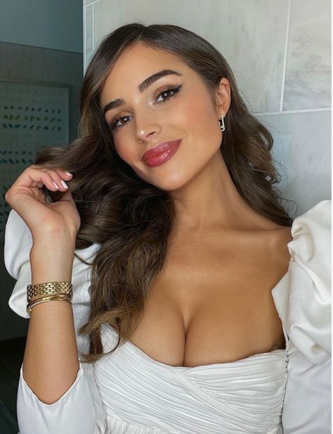 Who made Olivia Culpo’s white puff sleeve top? Olivia Culpo Makeup, Olivia Culpo Hair, French Tip Gel, Gigi Hadid Beauty, White Puff Sleeve Top, French Tip Gel Nails, White Character, Color Hair Styles, Glam Glow