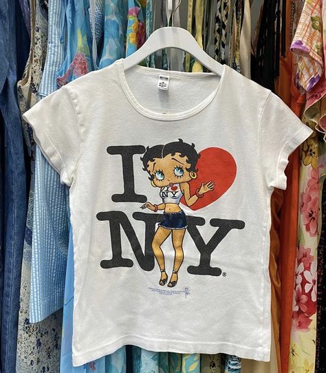 Goth Lolli Aesthetic, New York Tshirt, Vintage Betty Boop, I Love New York, Mode Ootd, Men's Tops, Mein Style, Mode Inspo, Mode Streetwear