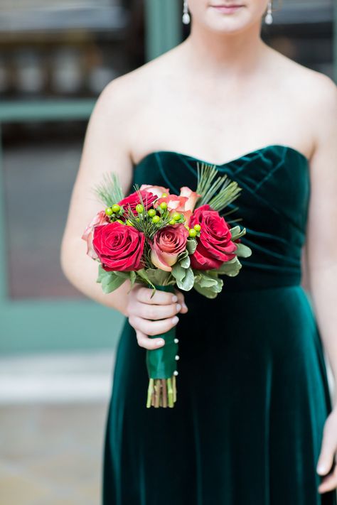 Green dress and a red rose bouquet: http://www.stylemepretty.com/little-black-book-blog/2015/03/16/classic-elegant-new-york-city-winter-wedding/ | Photography: Kelsey Combe - http://kelseycombe.com/ Prom Flowers Emerald Green Dress, Fall Wedding Bouquets Emerald Green, Prom Flowers For Emerald Green Dress, Flowers For Green Dress, Prom Flowers Bouquet Emerald Green Dress, Prom Flowers For Green Dress, Prom Bouquet Ideas Green Dress, Prom Bouquet For Green Dress, Prom Bouquet Ideas Color Schemes Green