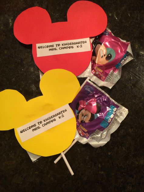 My welcome treats for my new kinder students.  I'll give them on Meet the Teacher day! Mickey Classroom, School Gifts For Students, Welcome Back Gifts, Mickey Mouse Classroom, Disney Themed Classroom, Welcome To Kindergarten, School Survival Kits, Camping Theme Classroom, Gifts For Students