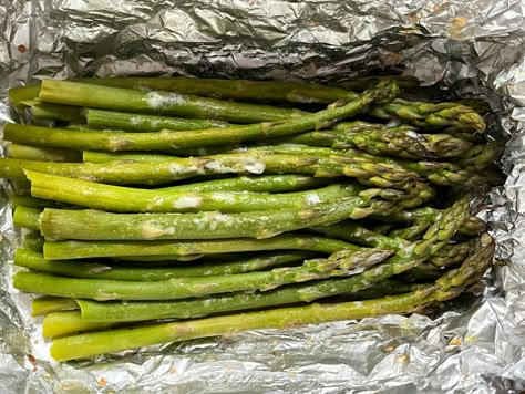 Asparagus In Foil In Oven, Baking Asparagus In The Oven, How To Cook Asparagus In The Oven, Meals With Asparagus, Baked Asparagus Recipes, Sheet Pan Asparagus, Asparagus In The Oven, Cooked Asparagus, Oven Baked Asparagus