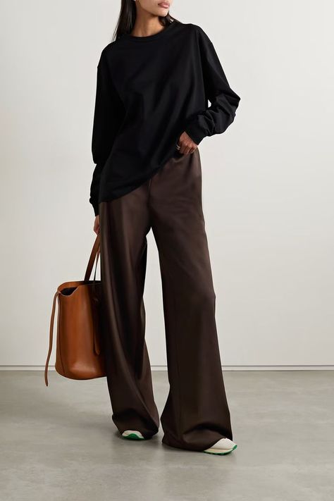 Dark Brown Trousers Outfit, Brown Trousers Outfit Women, Brown Wide Leg Pants Outfit, Brown Trousers Outfit, Wide Pants Outfit, Wide Leg Trousers Outfit, Brown Pants Outfit, Corduroy Pants Outfit, Dark Brown Pants