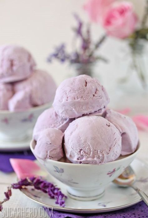 Lavender Rose Ice Cream. I want this. Where can I find this. Yum. Rose Ice Cream, Lavender Ice Cream, Lavender Recipes, Purple Table, Homemade Ice Cream Recipes, Love Ice Cream, Milk Shakes, Ice Cream Popsicles, حلويات صحية