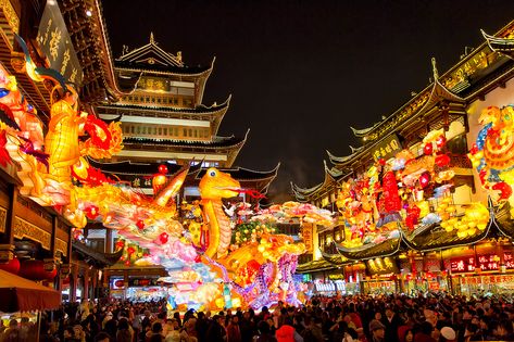 What Is the Lunar New Year, How Is It Celebrated and More Facts About the Holiday Chinese New Year Parade, Asian New Year, Festivals In China, Holiday China, Chinese Holidays, Golden Week, New Years Traditions, Visit China, Chinese Festival