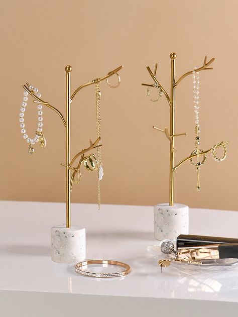 Jewelry Stands Diy Jewellery Display, Crown Storage, Display Rack Ideas, Tree Branch Jewelry, Cloth Hangers, Branch Jewelry, Jewelry Organizer Stand, Jewellery Stand, Jewelry Display Cards