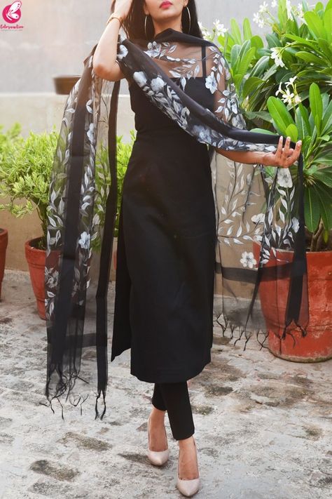 Buy Black Organza Handpainted Floral Stole Online in India | Colorauction Suits For Women Indian, Outfits Primavera, Indian Kurti Designs, Indian Designer Suits, Casual Indian Fashion, Long Kurti Designs, Salwar Kamiz, Indian Dresses Traditional, Traditional Indian Outfits