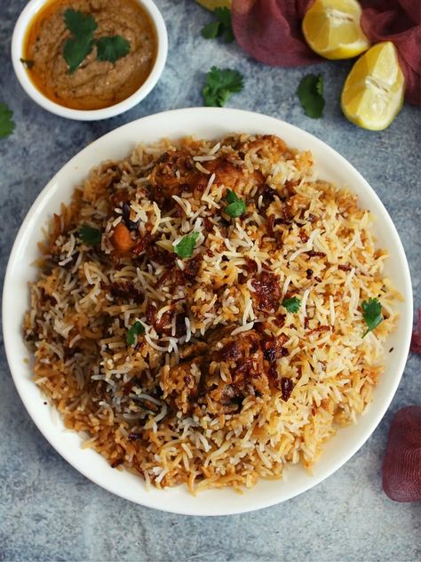 Rice Dishes Healthy, Chicken Dum Biryani Recipe, Lemon Dill Chicken, Dum Biryani Recipe, Chickpea Rice, Hyderabadi Biryani, Hyderabadi Cuisine, Chicken Dum Biryani, Biryani Recipes