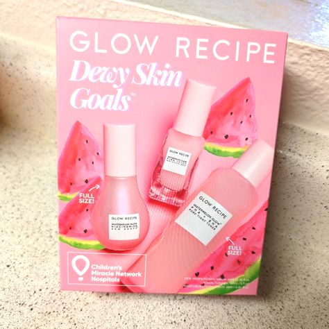 Glow Recipe Kit, Sephora Items, Watermelon Niacinamide, Skincare Pictures, Dewy Drops, Skincare Glow Recipe, Pink Juice Moisturizer, Glow Recipe Skincare, Pink Juice