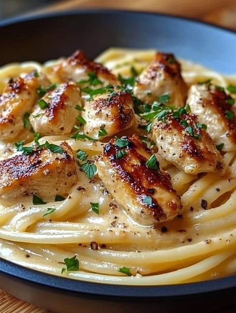 Creamy Italian Chicken Pasta, Chicken Breast Cutlets, Cajun Chicken Pasta Recipes, Italian Chicken Pasta, Creamy Italian Chicken, Pasta With Chicken, Pasta Cremosa, Cajun Chicken Pasta, Parmesan Pasta