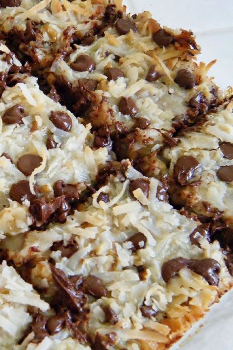 Magic Cookie Bar Recipe, Easy Bar Recipes, Coconut Cookies Recipes, Cream Tattoo, Resep Brownies, Biscuits Graham, Magic Cookie Bars, Dessert Bar Recipe, Eagle Brand