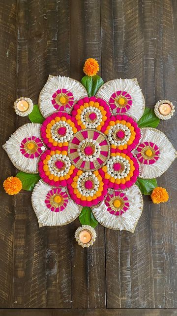 Pom Pom Rangoli Designs, Diy Rangoli Mats, Diy Diwali Decor Ideas, Toran Flower, Diy Rangoli, Ready Rangoli, Home Decor Ideas Paper, Navratri Rangoli, Arti Thali