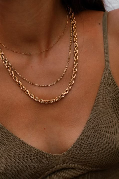 #jewelry #necklaces #chain #chainlayering #layering #ins #2023 #trendy #ooakme Stacking Gold Necklaces, Gold Neck Chain Designs For Women, Stacked Gold Necklaces, Trendy Gold Necklace, Chunky Gold Necklace, Womens Jewlery, Layered Gold Necklaces, Twisted Necklace, Twist Necklace